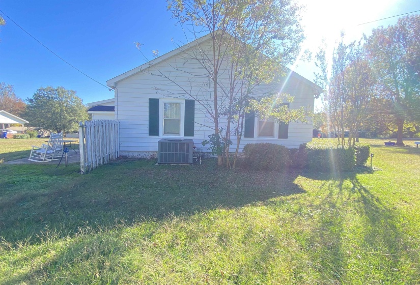 240 OAK ST, Adamsville, Tennessee 38310, 3 Bedrooms Bedrooms, 7 Rooms Rooms,1 BathroomBathrooms,Residential,For Sale,OAK,10209118