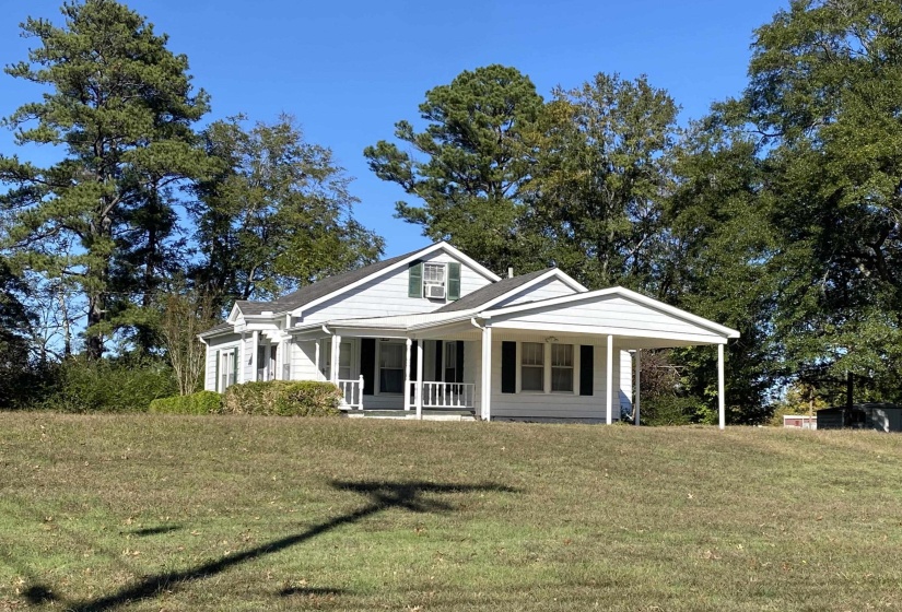 240 OAK ST, Adamsville, Tennessee 38310, 3 Bedrooms Bedrooms, 7 Rooms Rooms,1 BathroomBathrooms,Residential,For Sale,OAK,10209118
