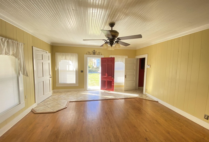 240 OAK ST, Adamsville, Tennessee 38310, 3 Bedrooms Bedrooms, 7 Rooms Rooms,1 BathroomBathrooms,Residential,For Sale,OAK,10209118
