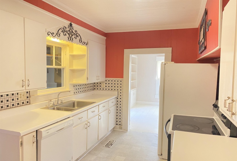 240 OAK ST, Adamsville, Tennessee 38310, 3 Bedrooms Bedrooms, 7 Rooms Rooms,1 BathroomBathrooms,Residential,For Sale,OAK,10209118