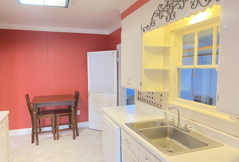 240 OAK ST, Adamsville, Tennessee 38310, 3 Bedrooms Bedrooms, 7 Rooms Rooms,1 BathroomBathrooms,Residential,For Sale,OAK,10209118