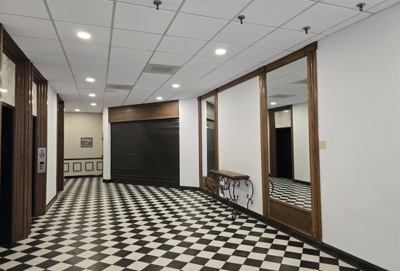 109 MAIN ST, Memphis, Tennessee 38103, 7 Bedroom Bedrooms, 18 Room Rooms,0.1 BathroomBathrooms,Residential,For Sale,MAIN,0,10209126