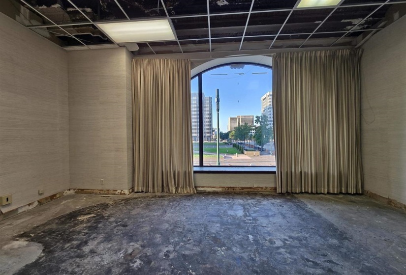 109 MAIN ST, Memphis, Tennessee 38103, 7 Bedroom Bedrooms, 18 Room Rooms,0.1 BathroomBathrooms,Residential,For Sale,MAIN,0,10209126