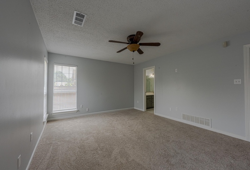 9442 CLUB WALK CT, Lakeland, Tennessee 38002, 3 Bedrooms Bedrooms, 7 Rooms Rooms,2.1 BathroomsBathrooms,Residential,For Sale,CLUB WALK,10199137