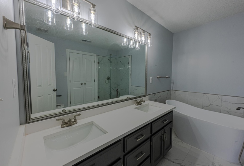 9442 CLUB WALK CT, Lakeland, Tennessee 38002, 3 Bedrooms Bedrooms, 7 Rooms Rooms,2.1 BathroomsBathrooms,Residential,For Sale,CLUB WALK,10199137