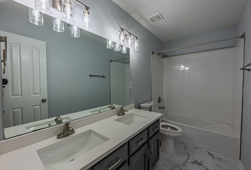 9442 CLUB WALK CT, Lakeland, Tennessee 38002, 3 Bedrooms Bedrooms, 7 Rooms Rooms,2.1 BathroomsBathrooms,Residential,For Sale,CLUB WALK,10199137