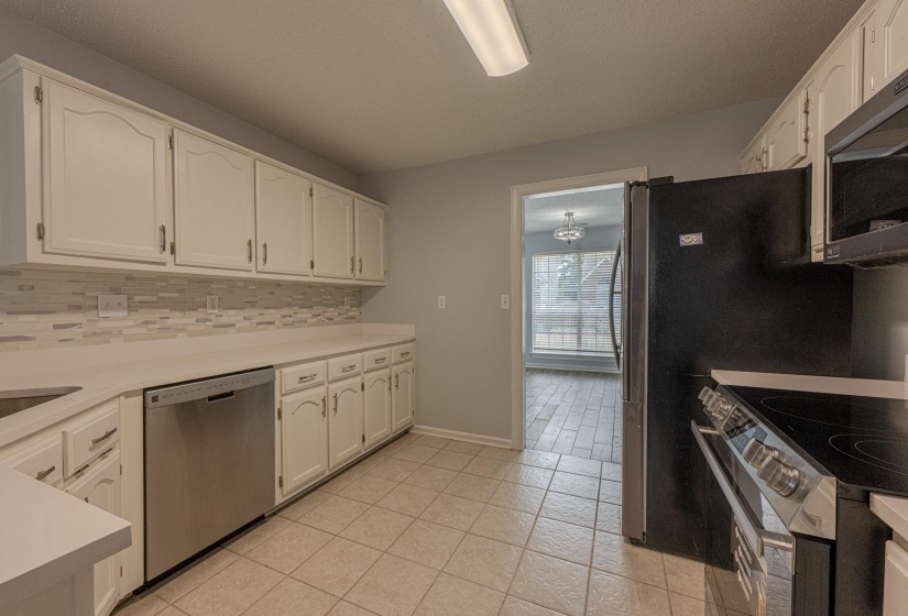 9442 CLUB WALK CT, Lakeland, Tennessee 38002, 3 Bedrooms Bedrooms, 7 Rooms Rooms,2.1 BathroomsBathrooms,Residential,For Sale,CLUB WALK,10199137