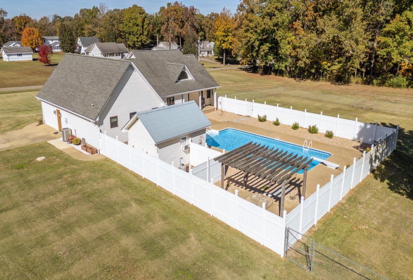 145 TOM WAY, Savannah, Tennessee 38372, 4 Bedroom Bedrooms, 14 Room Rooms,3 BathroomBathrooms,Residential,For Sale,TOM,0,10209200