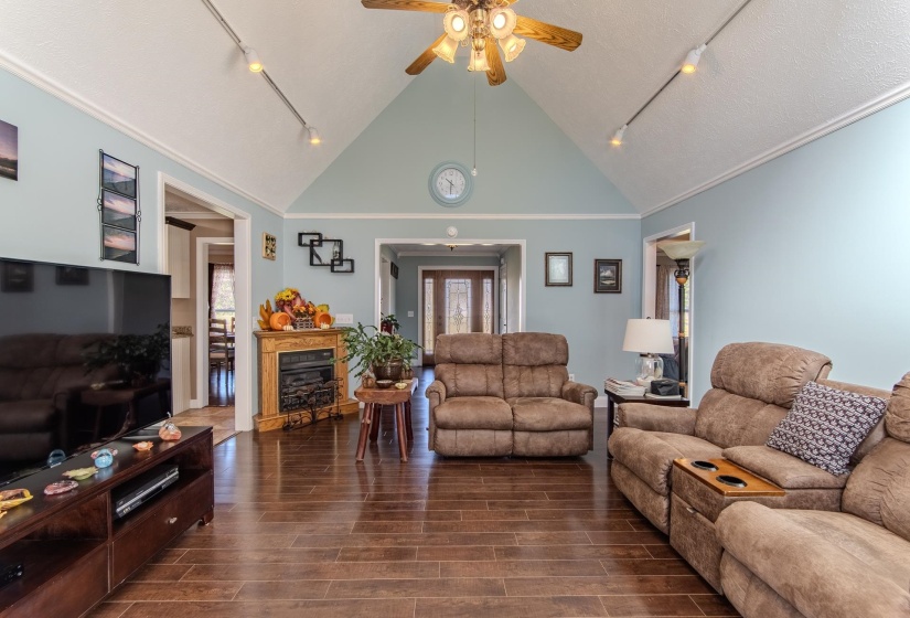 145 TOM WAY, Savannah, Tennessee 38372, 4 Bedroom Bedrooms, 14 Room Rooms,3 BathroomBathrooms,Residential,For Sale,TOM,0,10209200