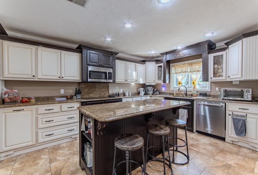 145 TOM WAY, Savannah, Tennessee 38372, 4 Bedroom Bedrooms, 14 Room Rooms,3 BathroomBathrooms,Residential,For Sale,TOM,0,10209200