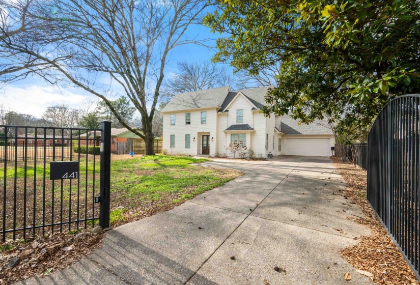 441 WARING RD, Memphis, Tennessee 38117, 5 Bedrooms Bedrooms, 8 Rooms Rooms,3 BathroomsBathrooms,Residential,For Sale,WARING,10209212