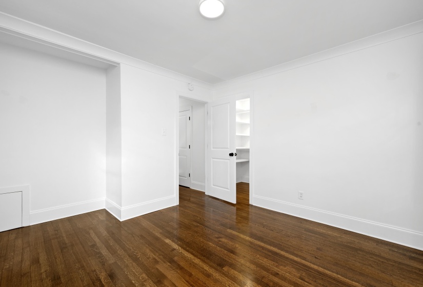 441 WARING RD, Memphis, Tennessee 38117, 5 Bedrooms Bedrooms, 8 Rooms Rooms,3 BathroomsBathrooms,Residential,For Sale,WARING,10209212