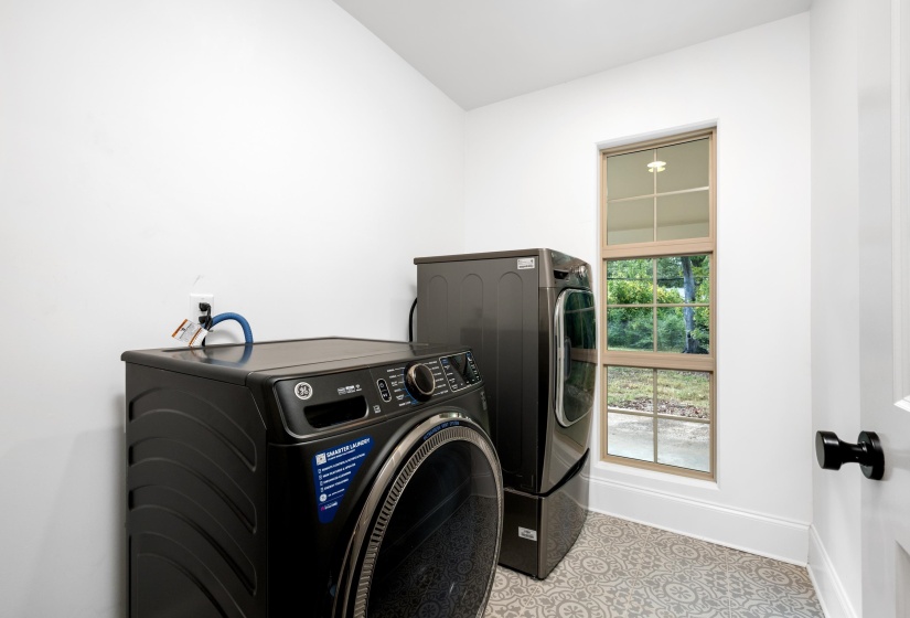 441 WARING RD, Memphis, Tennessee 38117, 5 Bedrooms Bedrooms, 8 Rooms Rooms,3 BathroomsBathrooms,Residential,For Sale,WARING,10209212