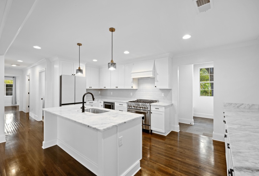 441 WARING RD, Memphis, Tennessee 38117, 5 Bedrooms Bedrooms, 8 Rooms Rooms,3 BathroomsBathrooms,Residential,For Sale,WARING,10209212
