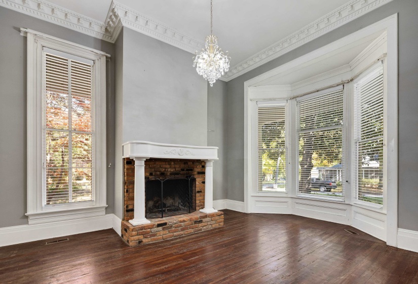 233 GRAND AVE, Brownsville, Tennessee 38012-2456, 4 Bedrooms Bedrooms, 8 Rooms Rooms,3 BathroomsBathrooms,Residential,For Sale,GRAND,10209324