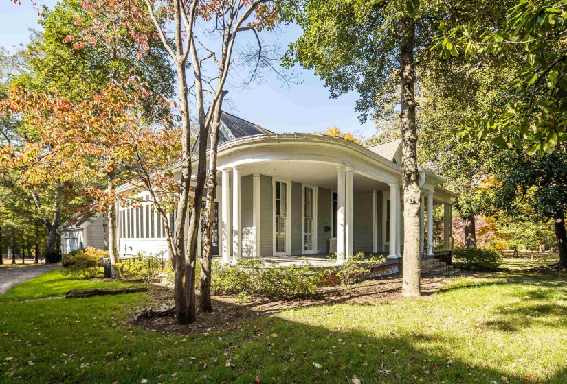 233 GRAND AVE, Brownsville, Tennessee 38012-2456, 4 Bedrooms Bedrooms, 8 Rooms Rooms,3 BathroomsBathrooms,Residential,For Sale,GRAND,10209324