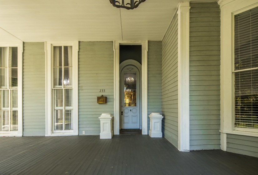 233 GRAND AVE, Brownsville, Tennessee 38012-2456, 4 Bedrooms Bedrooms, 8 Rooms Rooms,3 BathroomsBathrooms,Residential,For Sale,GRAND,10209324