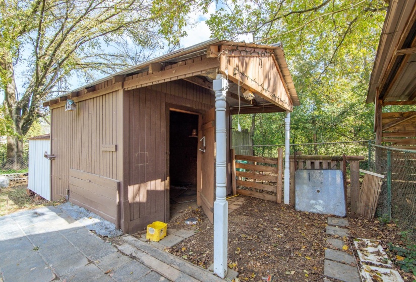 285 THOMAS ST, Savannah, Tennessee 38372, 3 Bedrooms Bedrooms, 7 Rooms Rooms,1 BathroomBathrooms,Residential,For Sale,THOMAS,10209332