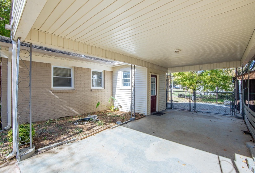 285 THOMAS ST, Savannah, Tennessee 38372, 3 Bedrooms Bedrooms, 7 Rooms Rooms,1 BathroomBathrooms,Residential,For Sale,THOMAS,10209332