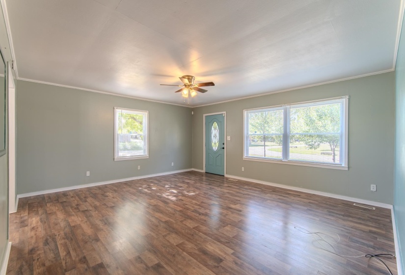 285 THOMAS ST, Savannah, Tennessee 38372, 3 Bedrooms Bedrooms, 7 Rooms Rooms,1 BathroomBathrooms,Residential,For Sale,THOMAS,10209332