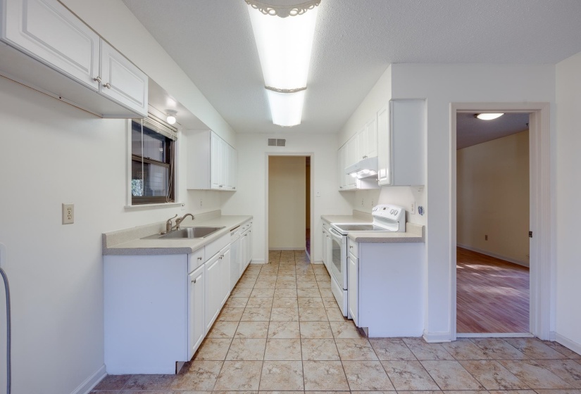 2184 WILDERNESS CV, Germantown, Tennessee 38139, 3 Bedrooms Bedrooms, 6 Rooms Rooms,2 BathroomsBathrooms,Residential,For Sale,WILDERNESS,10209338