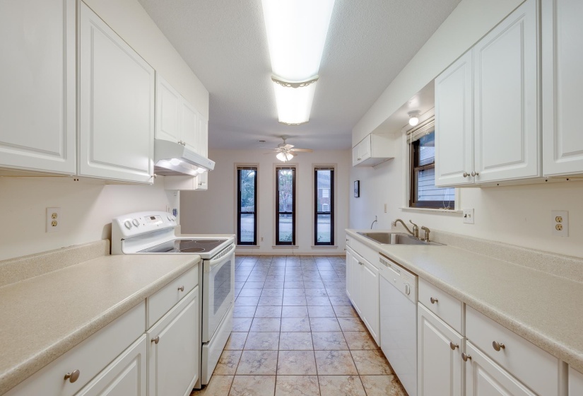 2184 WILDERNESS CV, Germantown, Tennessee 38139, 3 Bedrooms Bedrooms, 6 Rooms Rooms,2 BathroomsBathrooms,Residential,For Sale,WILDERNESS,10209338