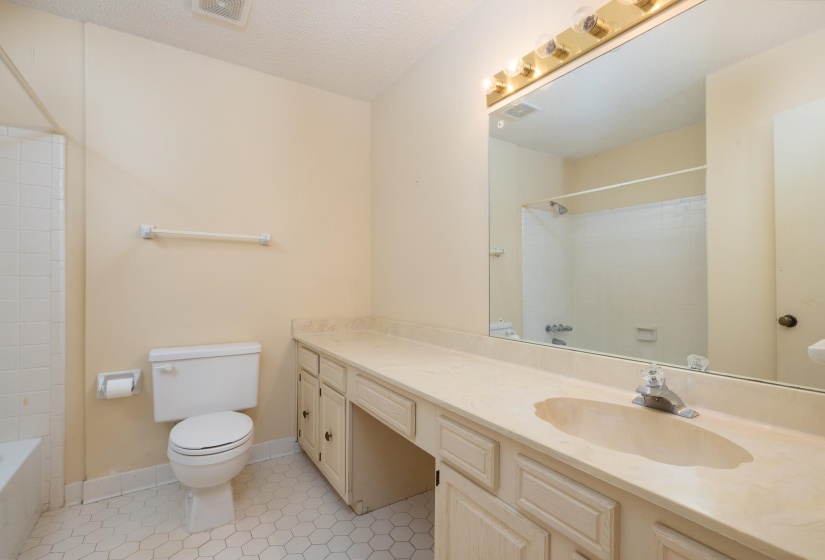 2184 WILDERNESS CV, Germantown, Tennessee 38139, 3 Bedrooms Bedrooms, 6 Rooms Rooms,2 BathroomsBathrooms,Residential,For Sale,WILDERNESS,10209338