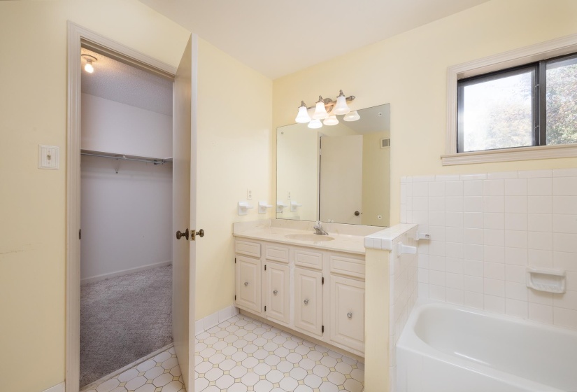 2184 WILDERNESS CV, Germantown, Tennessee 38139, 3 Bedrooms Bedrooms, 6 Rooms Rooms,2 BathroomsBathrooms,Residential,For Sale,WILDERNESS,10209338