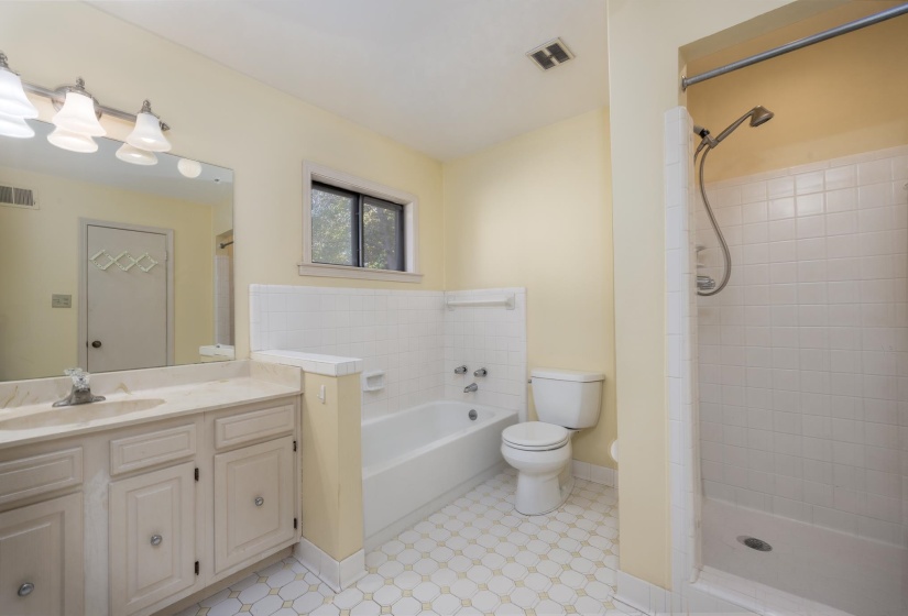 2184 WILDERNESS CV, Germantown, Tennessee 38139, 3 Bedrooms Bedrooms, 6 Rooms Rooms,2 BathroomsBathrooms,Residential,For Sale,WILDERNESS,10209338