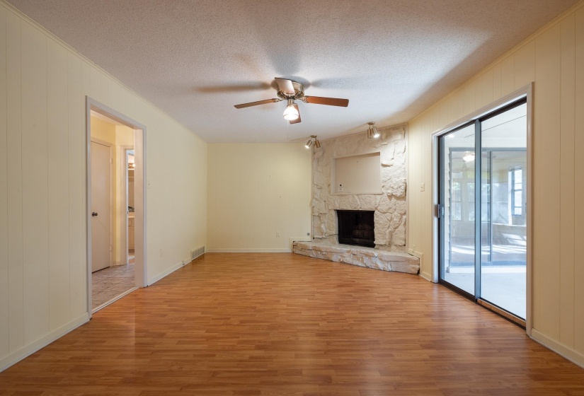 2184 WILDERNESS CV, Germantown, Tennessee 38139, 3 Bedrooms Bedrooms, 6 Rooms Rooms,2 BathroomsBathrooms,Residential,For Sale,WILDERNESS,10209338