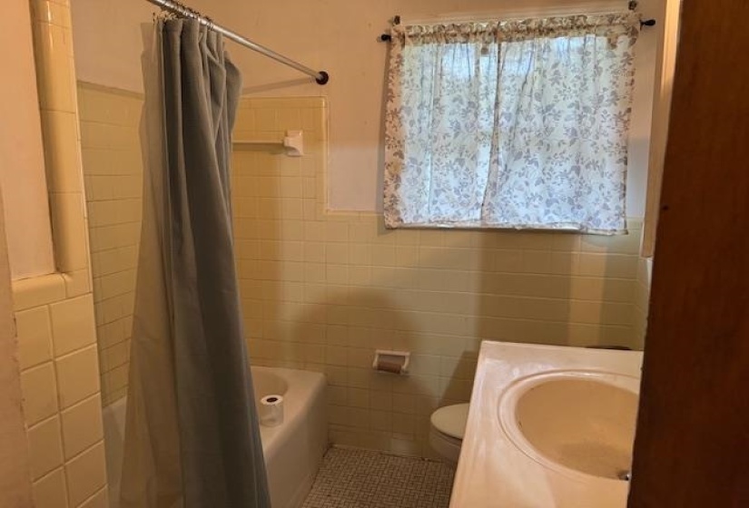 1961 CROYDON AVE, Memphis, Tennessee 38116, 3 Bedrooms Bedrooms, 7 Rooms Rooms,2 BathroomsBathrooms,Residential,For Sale,CROYDON,10209341