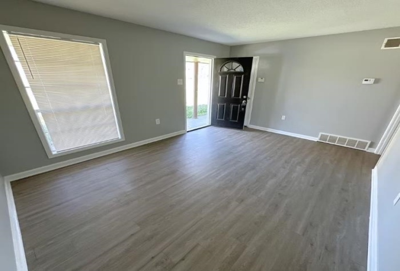 901 CHESTERTON DR, Memphis, Tennessee 38127, 3 Bedrooms Bedrooms, 3 Rooms Rooms,1 BathroomBathrooms,Residential,For Sale,CHESTERTON,10209469