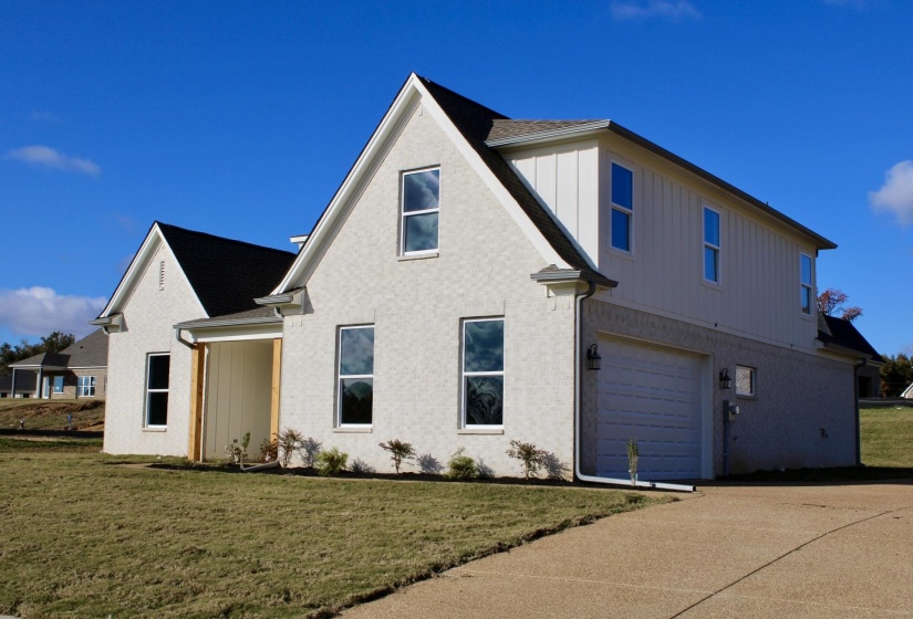 79 COLUMBIA WAY, Atoka, Tennessee 38004, 5 Bedrooms Bedrooms, 10 Rooms Rooms,3 BathroomsBathrooms,Residential,For Sale,COLUMBIA,10209493