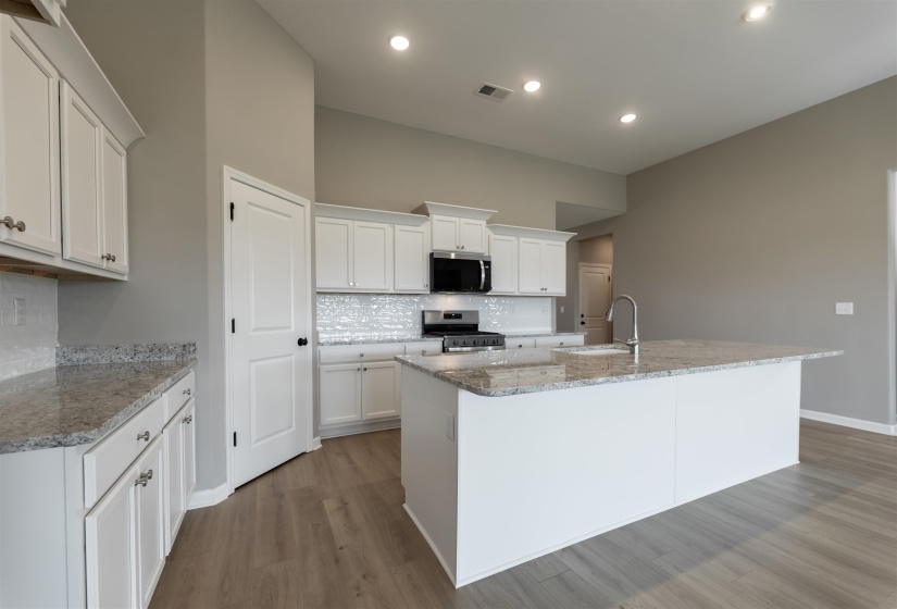 330 CHESNUT RIDGE CV, Oakland, Tennessee 38060, 3 Bedrooms Bedrooms, 7 Rooms Rooms,2 BathroomsBathrooms,Residential,For Sale,CHESNUT RIDGE,10190833