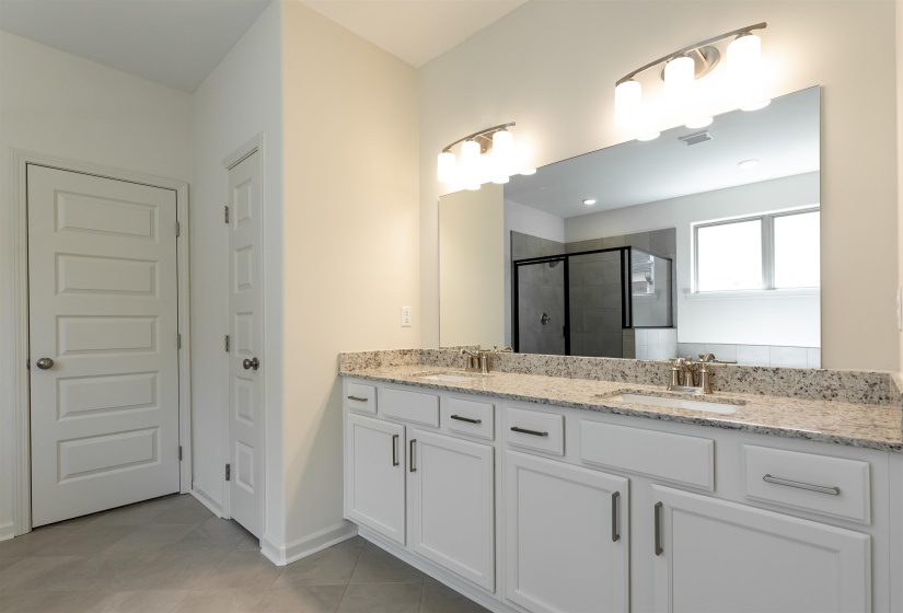325 ST ANDREWS DR, Oakland, Tennessee 38060, 3 Bedrooms Bedrooms, 8 Rooms Rooms,2.1 BathroomsBathrooms,Residential,For Sale,ST ANDREWS,10191972