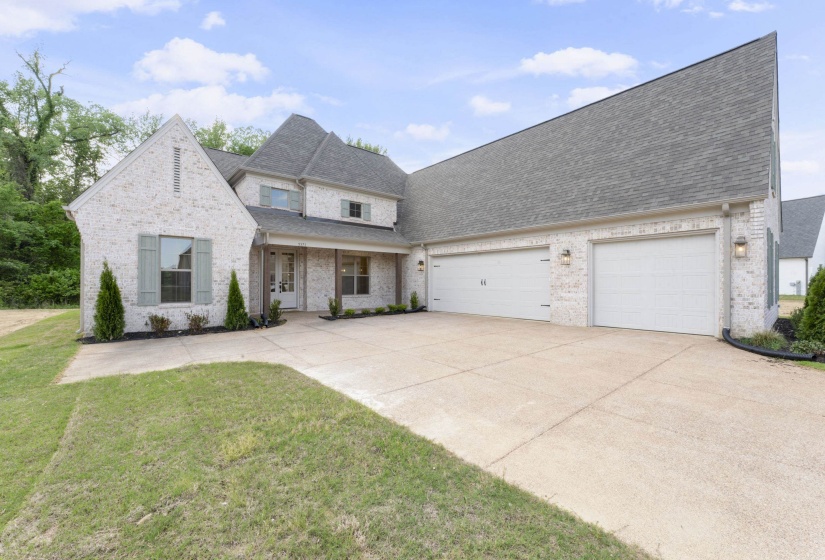 5371 KAITLYNN ROSE DR, Lakeland, Tennessee 38002, 4 Bedrooms Bedrooms, 9 Rooms Rooms,3 BathroomsBathrooms,Residential,For Sale,KAITLYNN ROSE,10209607