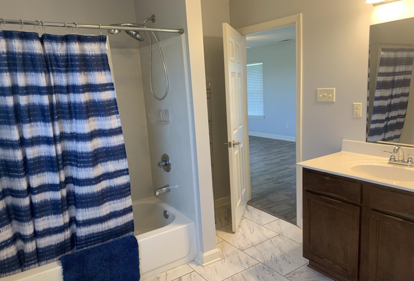158 KEEL AVE, Memphis, Tennessee 38107, 3 Bedrooms Bedrooms, 5 Rooms Rooms,2 BathroomsBathrooms,Rental Properties,For Sale,KEEL,10209618