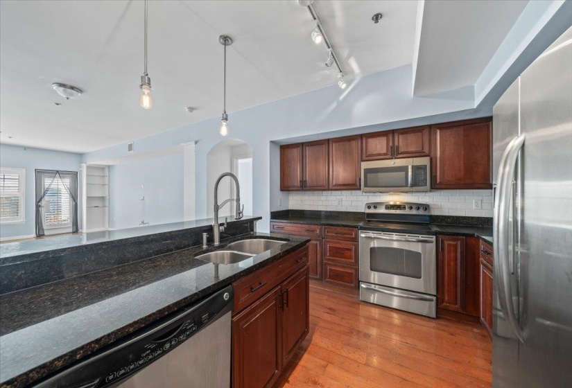 665 TENNESSEE ST, Memphis, Tennessee 38103, 2 Bedrooms Bedrooms, 5 Rooms Rooms,2 BathroomsBathrooms,Residential,For Sale,TENNESSEE,10209631