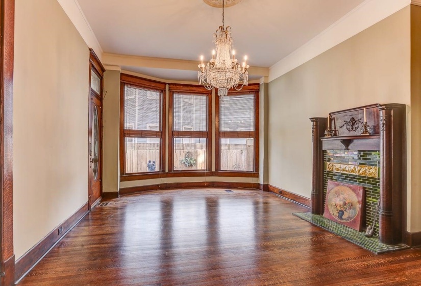 1323 CARR AVE, Memphis, Tennessee 38104, 4 Bedrooms Bedrooms, 12 Rooms Rooms,3 BathroomsBathrooms,Residential,For Sale,CARR,10209681