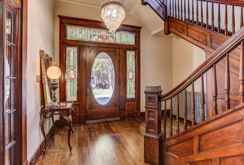 1323 CARR AVE, Memphis, Tennessee 38104, 4 Bedrooms Bedrooms, 12 Rooms Rooms,3 BathroomsBathrooms,Residential,For Sale,CARR,10209681