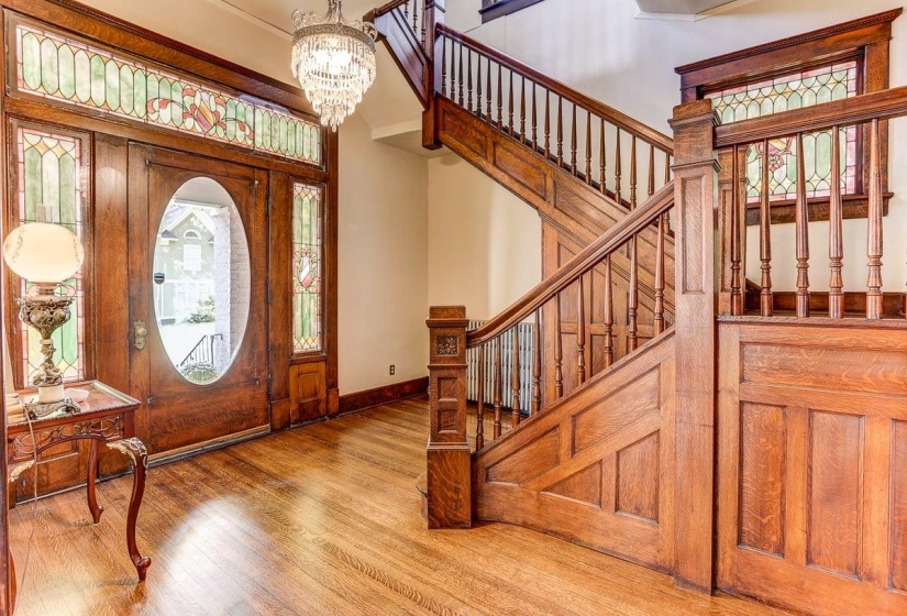 1323 CARR AVE, Memphis, Tennessee 38104, 4 Bedrooms Bedrooms, 12 Rooms Rooms,3 BathroomsBathrooms,Residential,For Sale,CARR,10209681
