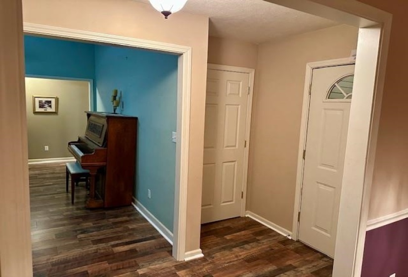 187 COLLINS ST, Ripley, Tennessee 38063, 3 Bedrooms Bedrooms, 7 Rooms Rooms,2 BathroomsBathrooms,Residential,For Sale,COLLINS,10209885