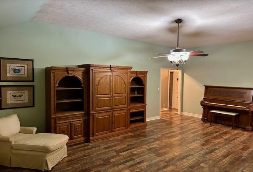 187 COLLINS ST, Ripley, Tennessee 38063, 3 Bedrooms Bedrooms, 7 Rooms Rooms,2 BathroomsBathrooms,Residential,For Sale,COLLINS,10209885