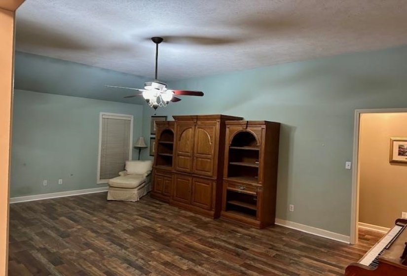 187 COLLINS ST, Ripley, Tennessee 38063, 3 Bedrooms Bedrooms, 7 Rooms Rooms,2 BathroomsBathrooms,Residential,For Sale,COLLINS,10209885