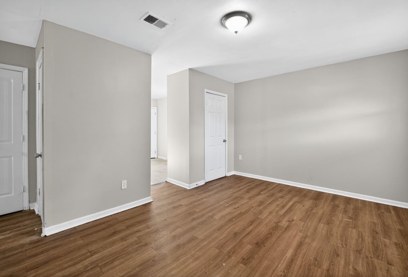 4360 BLUEBELL ST, Memphis, Tennessee 38109, 4 Bedrooms Bedrooms, 6 Rooms Rooms,1 BathroomBathrooms,Residential,For Sale,BLUEBELL,10209892