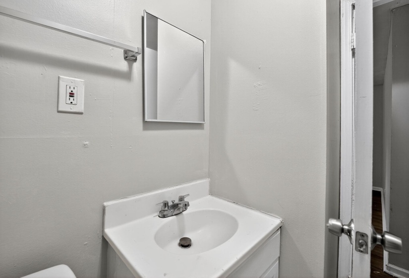 4360 BLUEBELL ST, Memphis, Tennessee 38109, 4 Bedrooms Bedrooms, 6 Rooms Rooms,1 BathroomBathrooms,Residential,For Sale,BLUEBELL,10209892