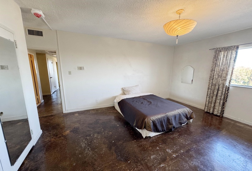 1960 PARKWAY AVE, Memphis, Tennessee 38112, 2 Bedrooms Bedrooms, 5 Rooms Rooms,2 BathroomsBathrooms,Residential,For Sale,PARKWAY,10209901