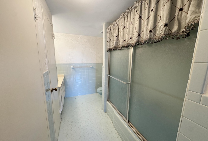 1960 PARKWAY AVE, Memphis, Tennessee 38112, 2 Bedrooms Bedrooms, 5 Rooms Rooms,2 BathroomsBathrooms,Residential,For Sale,PARKWAY,10209901