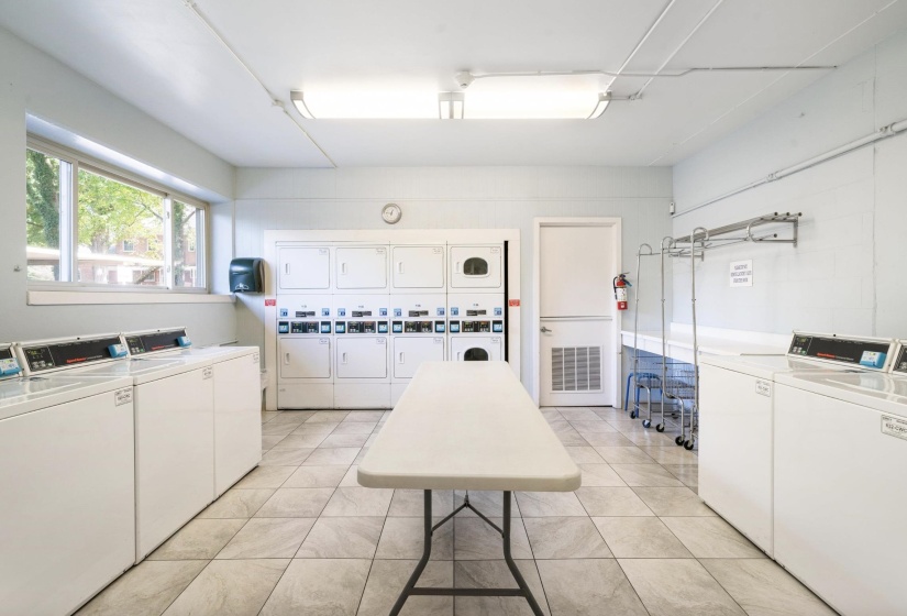 1960 PARKWAY AVE, Memphis, Tennessee 38112, 2 Bedrooms Bedrooms, 5 Rooms Rooms,2 BathroomsBathrooms,Residential,For Sale,PARKWAY,10209901