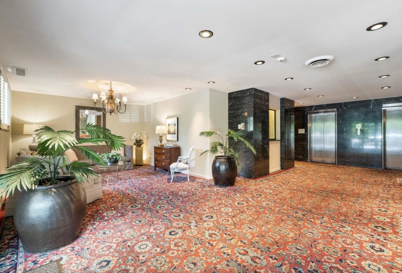 1960 PARKWAY AVE, Memphis, Tennessee 38112, 2 Bedrooms Bedrooms, 5 Rooms Rooms,2 BathroomsBathrooms,Residential,For Sale,PARKWAY,10209901